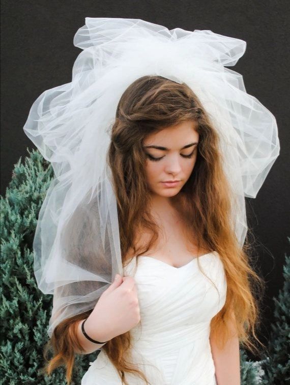 Elegant And Charming Wedding Veils For Every Bride