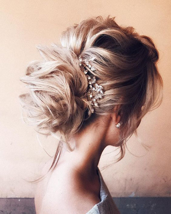 Tying the knot? Bookmark these 8 stunning bun bridal hairstyles for weddings !