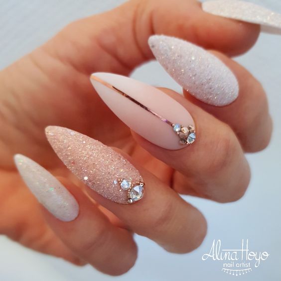 36+ Graduation Nails Designs for 2019; nude nails; Graduation nails;mani; unique nails; simple nails; 
