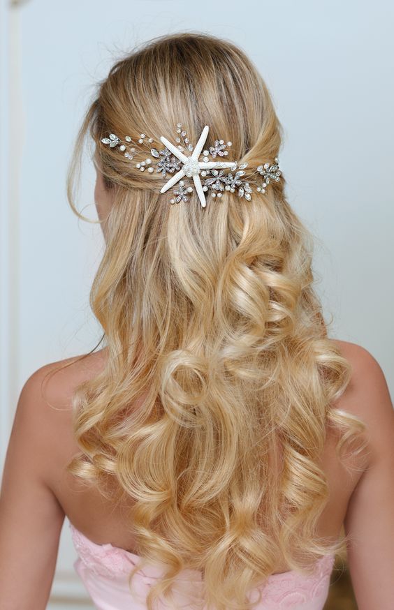 30+ Bridal Hairstyles for Perfect Big Day; Prom/hoco hair; Wedding updo hairstyles; Braid styles for long or medium length hair; Easy hairstyles for women.