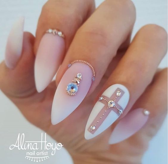 36+ Graduation Nails Designs for 2019; nude nails; Graduation nails;mani; unique nails; simple nails; 