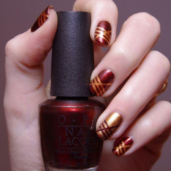 Manicure Geometric Nail Art Ideas ; design de unhas; Геометрия Дизайн ногтей; Дизайн ногтей; geometric nails; Burgundy nails; manicure; nail shop; nail salon;