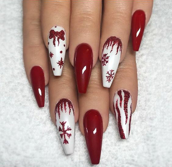50+ Christmas Red Stiletto Nail Art Ideas; Christmas nail art design; Christmas nail art design stiletto; simple Christmas nail art design.Stiletto Nail Art;Red Stiletto Nail Art; Red Nail Art;
