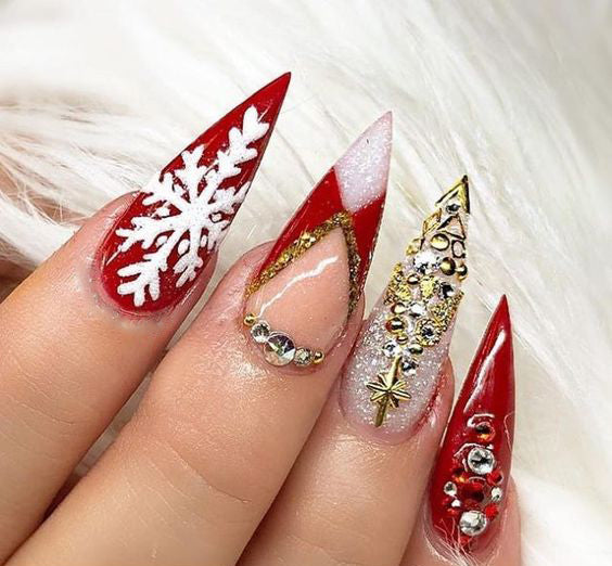 50+ Christmas Red Stiletto Nail Art Ideas; Christmas nail art design; Christmas nail art design stiletto; simple Christmas nail art design.Stiletto Nail Art;Red Stiletto Nail Art; Red Nail Art;