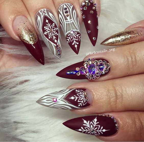 50+ Christmas Red Stiletto Nail Art Ideas; Christmas nail art design; Christmas nail art design stiletto; simple Christmas nail art design.Stiletto Nail Art;Red Stiletto Nail Art; Red Nail Art;