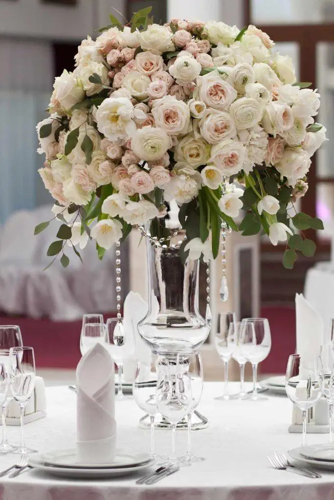 Plan Your White Wedding With Taste And Elegance