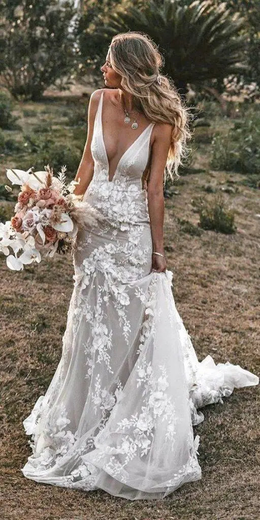 20 + Romantic Bridal Gowns Perfect For Any Love Story