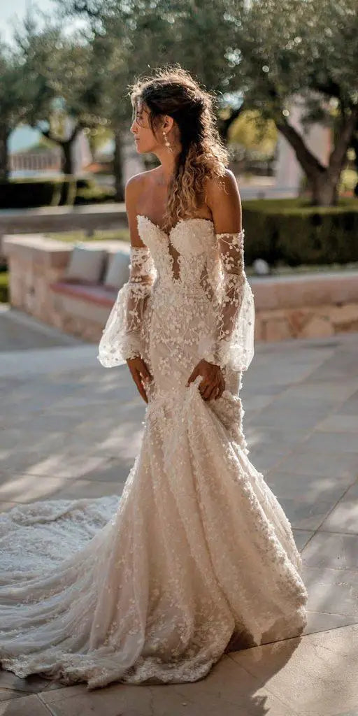 20 + Romantic Bridal Gowns Perfect For Any Love Story