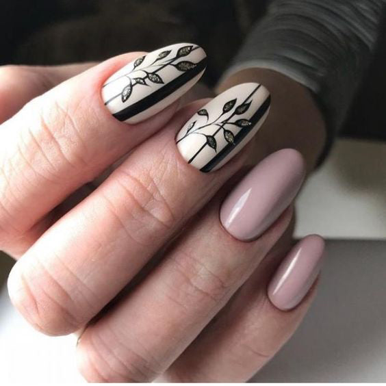 20+ Cool Tropical Leaves Nails Designs; Tropical Leaves nails; design de unhas; Геометрия Дизайн ногтей; Дизайн ногтей; Summer nails; Beach nails; Vocation nails; nail shop; nail salon; simple nails;