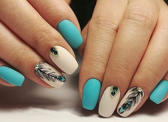 20+ Cool Tropical Leaves Nails Designs; Tropical Leaves nails; design de unhas; Геометрия Дизайн ногтей; Дизайн ногтей; Summer nails; Beach nails; Vocation nails; nail shop; nail salon; simple nails;