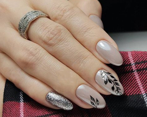 20+ Cool Tropical Leaves Nails Designs; Tropical Leaves nails; design de unhas; Геометрия Дизайн ногтей; Дизайн ногтей; Summer nails; Beach nails; Vocation nails; nail shop; nail salon; simple nails;