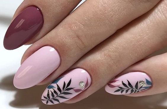 20+ Cool Tropical Leaves Nails Designs; Tropical Leaves nails; design de unhas; Геометрия Дизайн ногтей; Дизайн ногтей; Summer nails; Beach nails; Vocation nails; nail shop; nail salon; simple nails;