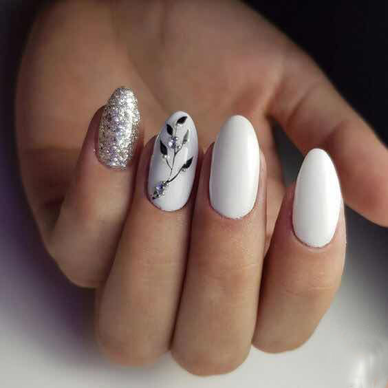 20+ Cool Tropical Leaves Nails Designs; Tropical Leaves nails; design de unhas; Геометрия Дизайн ногтей; Дизайн ногтей; Summer nails; Beach nails; Vocation nails; nail shop; nail salon; simple nails;