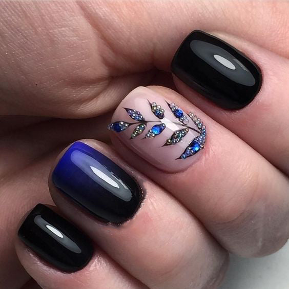 20+ Cool Tropical Leaves Nails Designs; Tropical Leaves nails; design de unhas; Геометрия Дизайн ногтей; Дизайн ногтей; Summer nails; Beach nails; Vocation nails; nail shop; nail salon; simple nails;