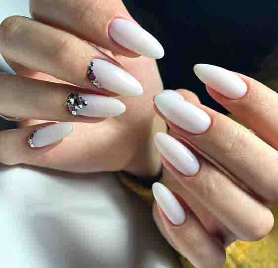 36+ Graduation Nails Designs for 2019; nude nails; Graduation nails;mani; unique nails; simple nails; 