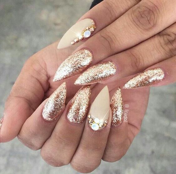 Gold Glitter Stiletto Nails; Gold Stiletto nails; cute Stiletto nails; Stiletto coffin nails; easy Stiletto nails; Stiletto nails designs;