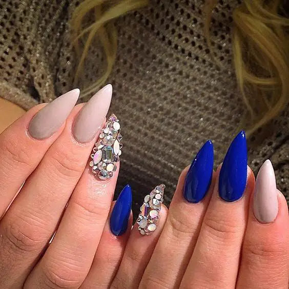 Cobalt Blue Nails With Rhinestones；blue manicure；blue nail designs；Blue Gel；Nail Polish；blue nail art；rhinestone nails；