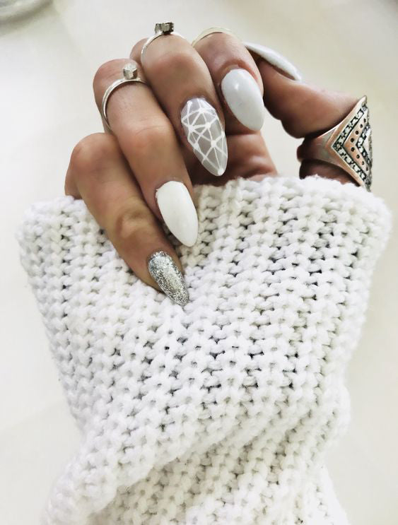 Manicure Geometric Nail Art Ideas ; design de unhas; Геометрия Дизайн ногтей; Дизайн ногтей; geometric nails; Grey nails; manicure; nail shop; nail salon;