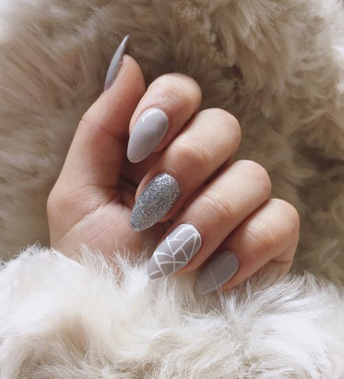 Manicure Geometric Nail Art Ideas ; design de unhas; Геометрия Дизайн ногтей; Дизайн ногтей; geometric nails; Grey nails; manicure; nail shop; nail salon;