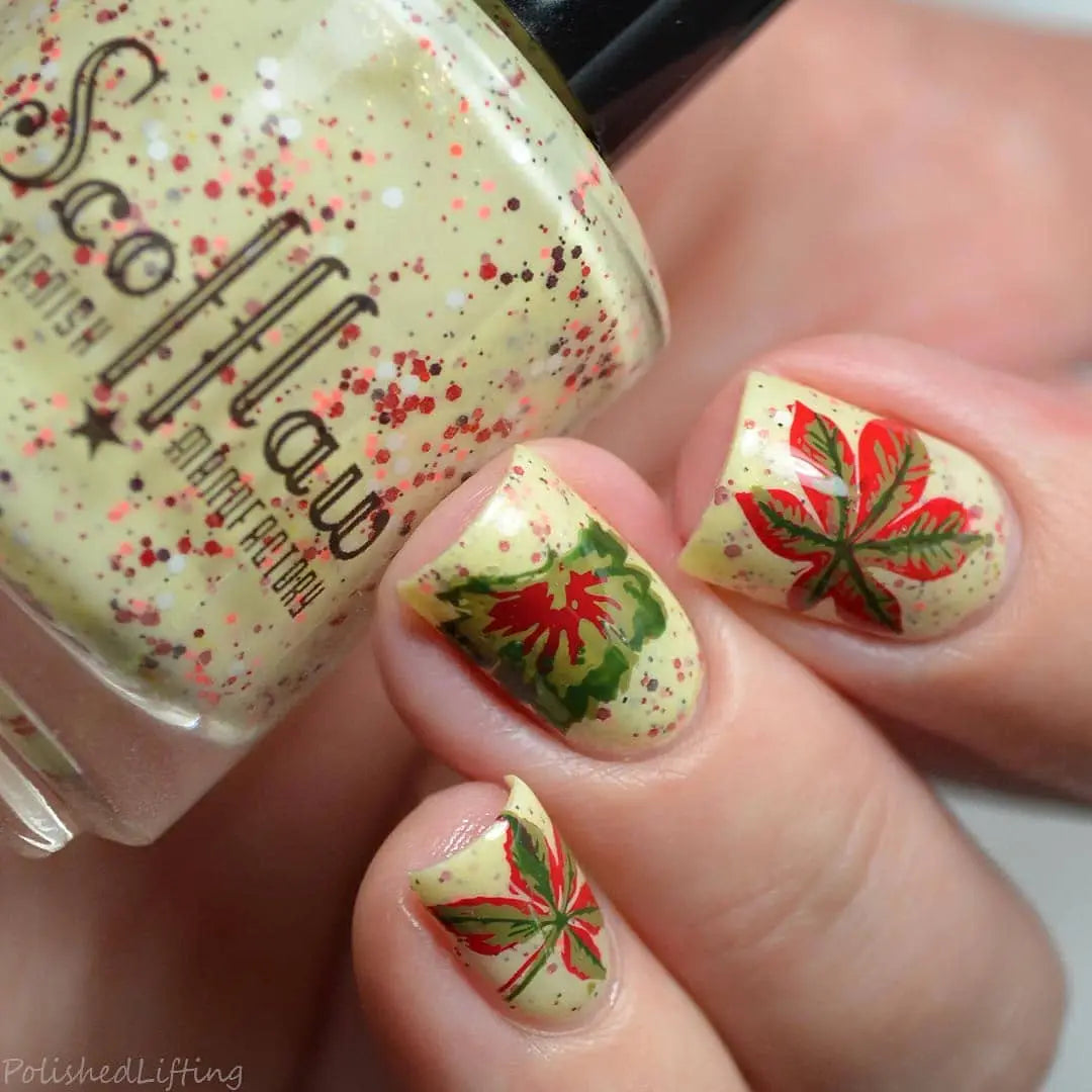 35+ Leaf Nails Art Ideas for your Fall; leaf nails; cute leaf nails; leaf coffin nails; easy leaf nails; leaf nails designs Fall nails ideas;