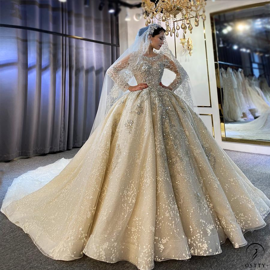 embroidered luxury dresses Gorgeous Luxury Evening Dresses Embroidered Beaded Queen Anneneck Long Sleeve Formal Gowns With Cloak