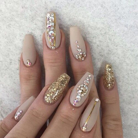 40 + Nude Nail Art Ideas to Mix Up Your Basic Manicure