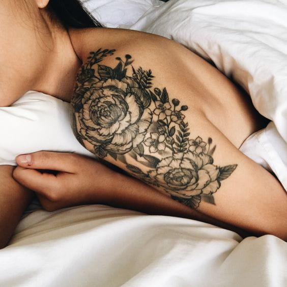 50+ Shoulder Tattoo For Woman;Simple Shoulder tattoo ; flower tattoos; rose tattoos; beautiful tattoos; Shoulder tattoos; sex tattoos