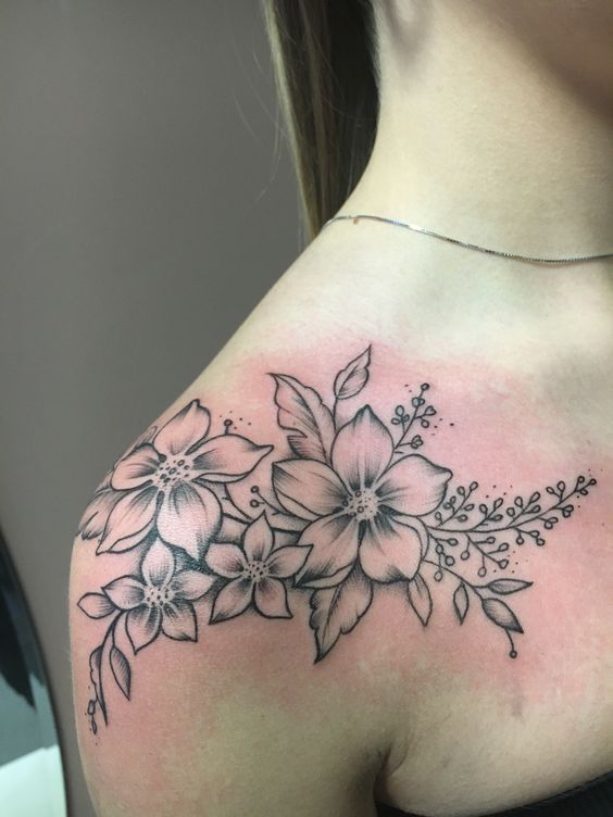 50+ Shoulder Tattoo For Woman;Simple Shoulder tattoo ; flower tattoos; rose tattoos; beautiful tattoos; Shoulder tattoos; sex tattoos