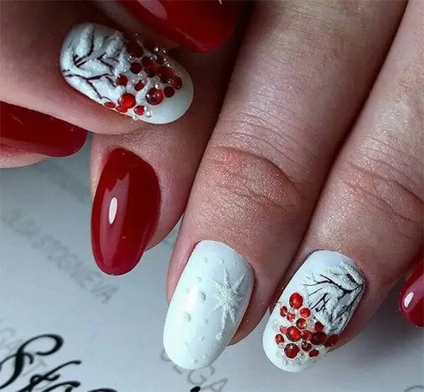 Amazing  Winter Snowy Nails Art Design; Christmas nails; winter nails; Snow nails; White nails