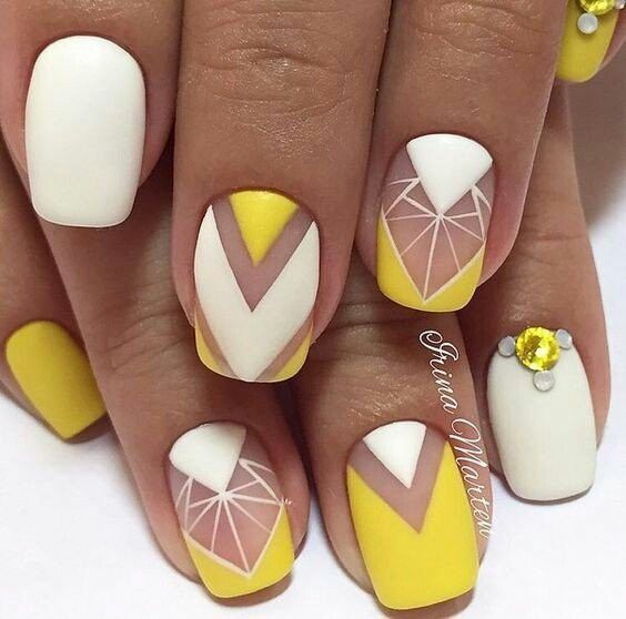 Manicure Geometric Nail Art Ideas ; design de unhas; Геометрия Дизайн ногтей; Дизайн ногтей; geometric nails; Yellow nails; manicure; nail shop; nail salon;