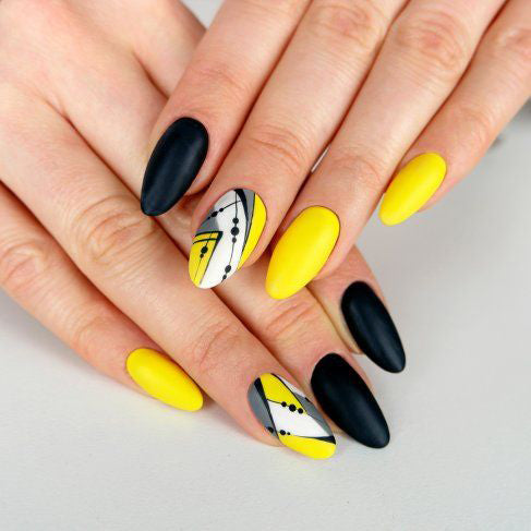 Manicure Geometric Nail Art Ideas ; design de unhas; Геометрия Дизайн ногтей; Дизайн ногтей; geometric nails; Yellow nails; manicure; nail shop; nail salon;