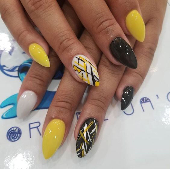 Manicure Geometric Nail Art Ideas ; design de unhas; Геометрия Дизайн ногтей; Дизайн ногтей; geometric nails; Yellow nails; manicure; nail shop; nail salon;